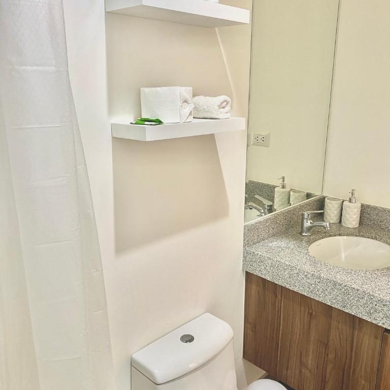 Apartamento con vista a San Isidro - One-Bedroom Apartment with City View - 25