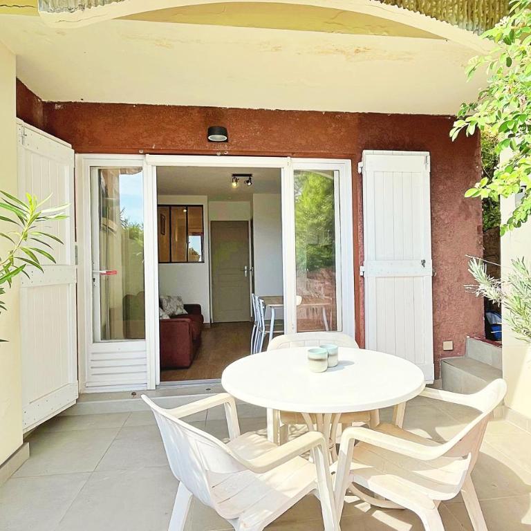 Appartement 4 personnes - vue mer - Théoule sur mer - ESQUILLON - Appartement 1 Chambre - 21
