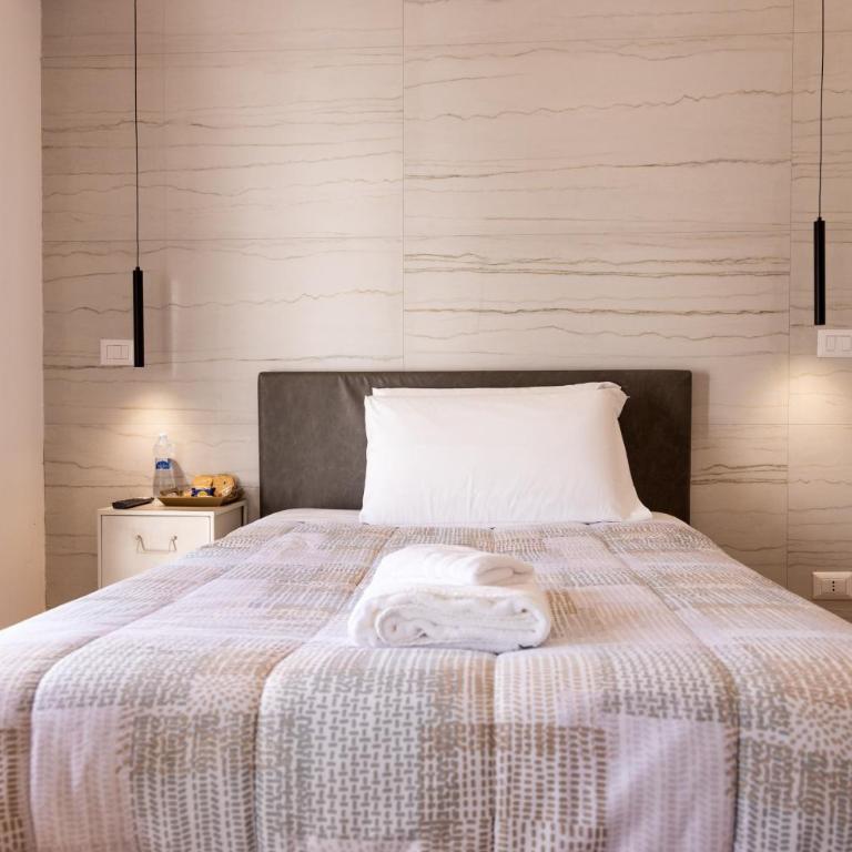 Casa twins - Single Room with Balcony - 9