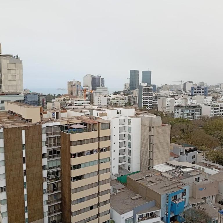 Large Oceanview Balcony Apartment in Miraflores - Three-Bedroom Apartment - 15