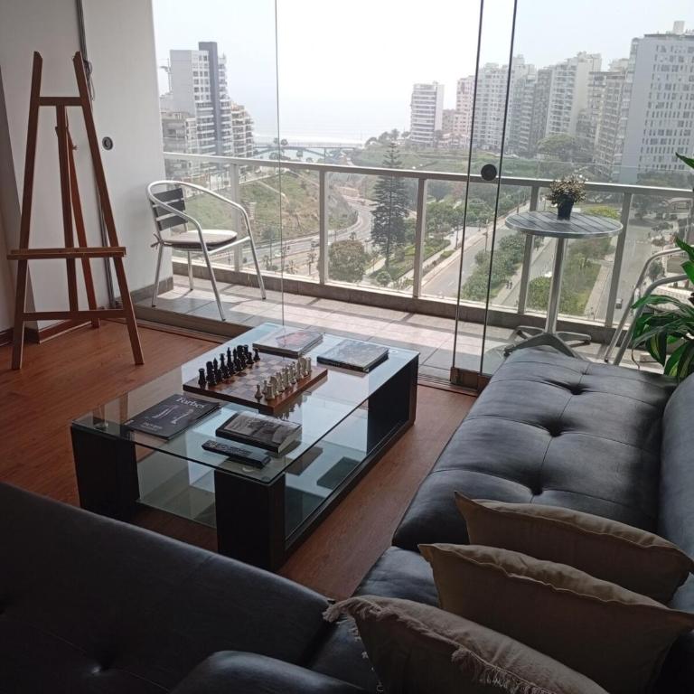 Large Oceanview Balcony Apartment in Miraflores - Three-Bedroom Apartment - 41