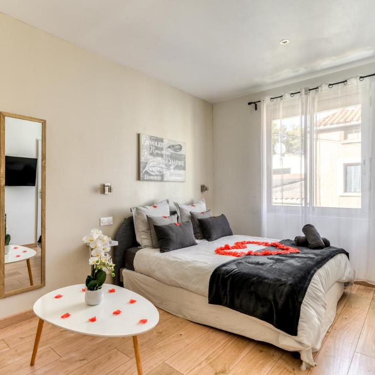 Le Bourget - Envolée Romantique - Comfort Dreibettzimmer mit Dusche - 5