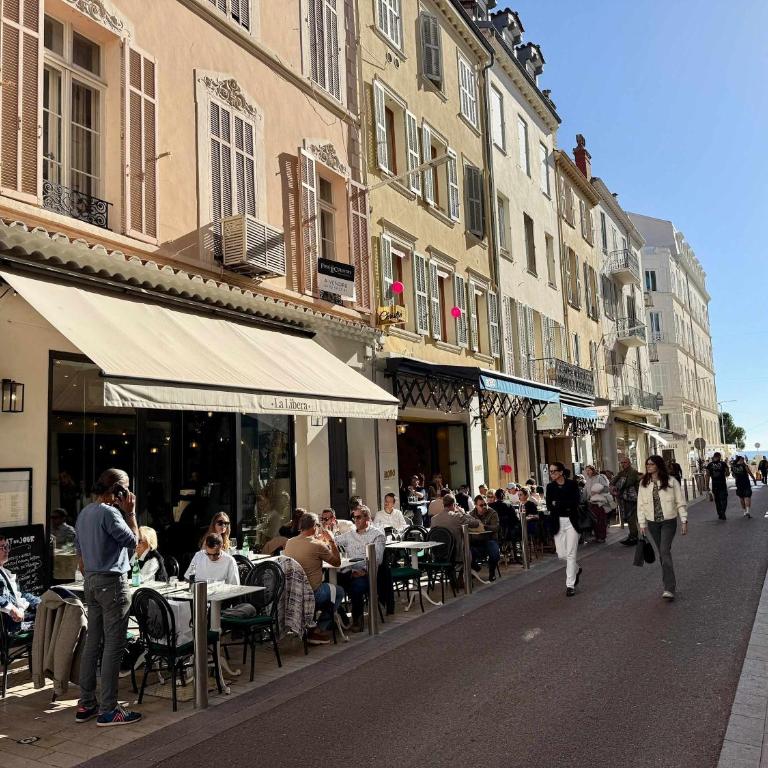A006 Superbe Appartement dans le Carre d'Or-Cannes - Apartment - 1