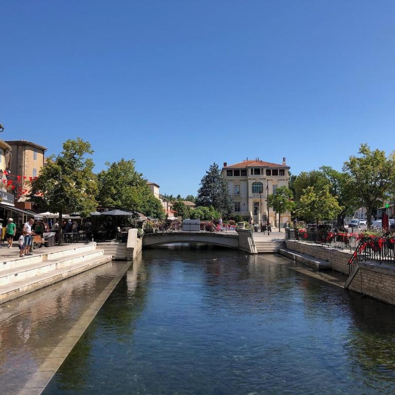 Magnifique appartement au cœur de la Venise Provençale - One-Bedroom Apartment - 10