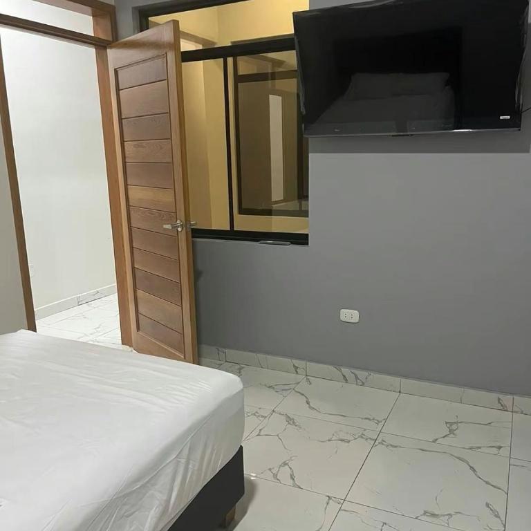 alquilo casa! - Casa de 3 dormitorios - 5