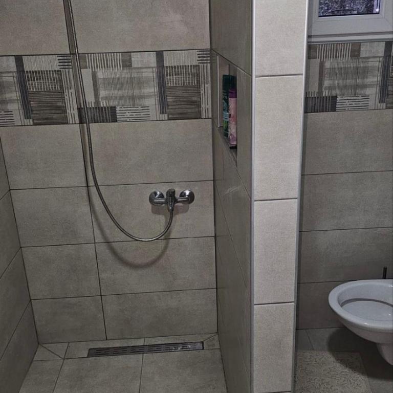SarajevoCityView1 - Deluks Apartman sa 2 Spavaće Sobe i Pogledom na Vrt - 6