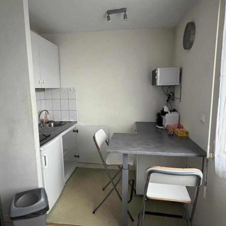 Studio 20m2 stationnement gratuit wifi 4 rue proudhon - Apartamento de 1 dormitorio - 4