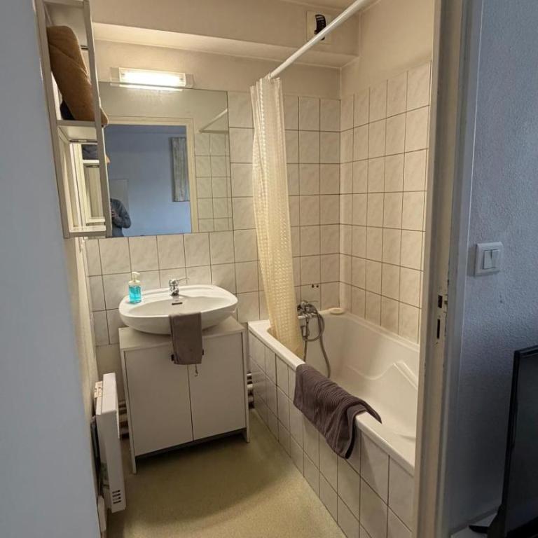 Studio 20m2 stationnement gratuit wifi 4 rue proudhon - Apartamento de 1 dormitorio - 20