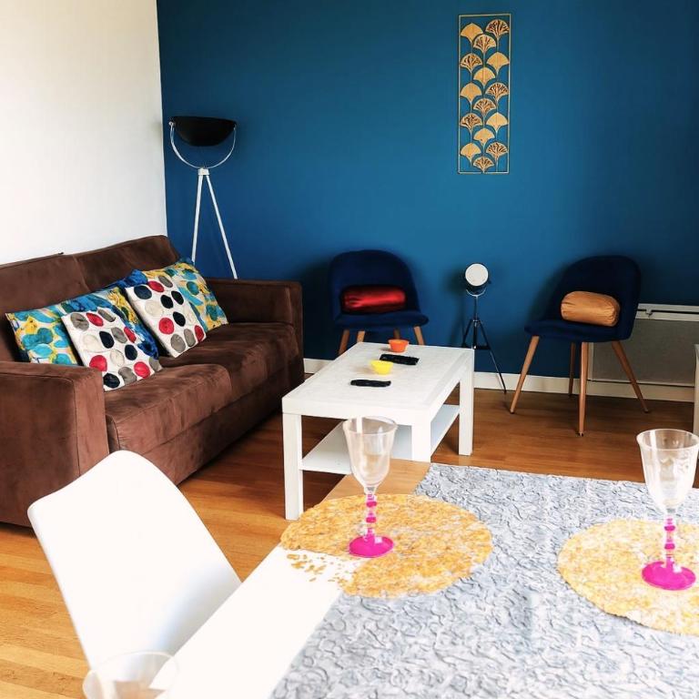 Close to Paris, Metro,RER, 6 People, PKG - Two-Bedroom Family Apartment - 41