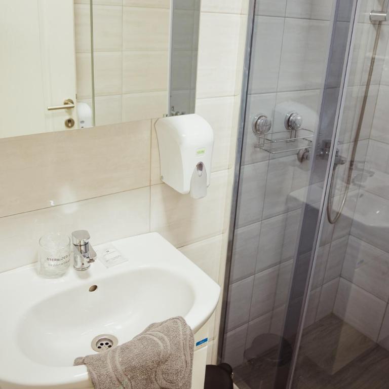 DuMalux Garden - One-Bedroom Apartment - 6