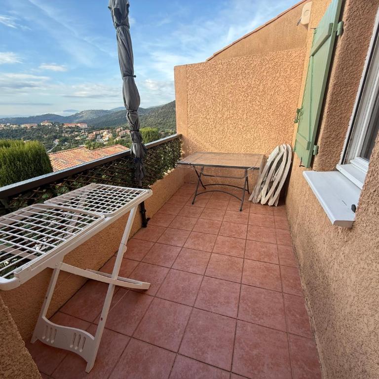 Appart Les Issambres Var vue mer 4 à 6 pers proche Ste Maxime et St Raphael - Appartement 1 Chambre avec Vue sur la Mer et Terrasse - 10