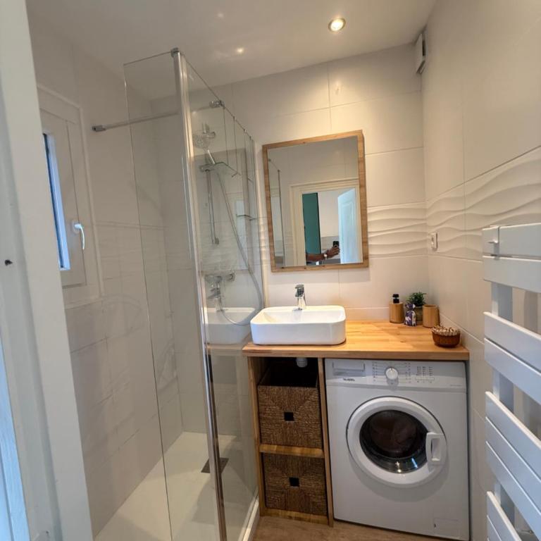 Appart Les Issambres Var vue mer 4 à 6 pers proche Ste Maxime et St Raphael - Appartement 1 Chambre avec Vue sur la Mer et Terrasse - 5