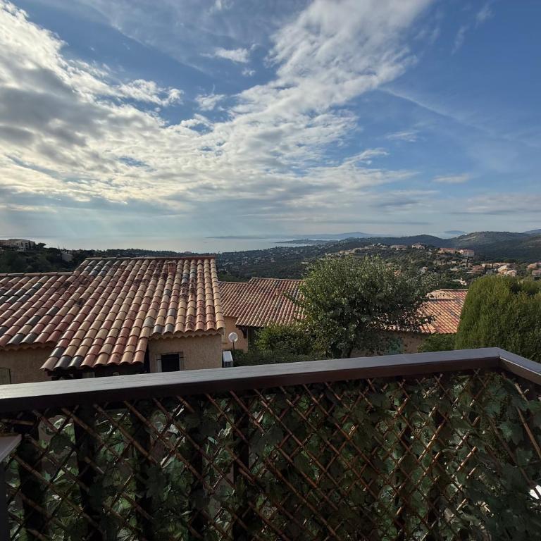 Appart Les Issambres Var vue mer 4 à 6 pers proche Ste Maxime et St Raphael - Appartement 1 Chambre avec Vue sur la Mer et Terrasse - 9