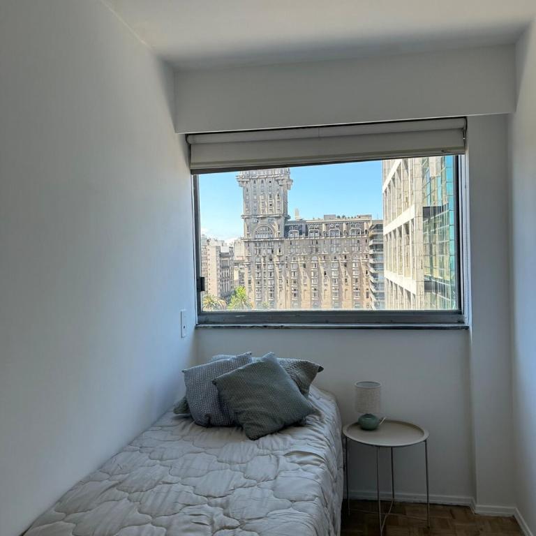 Central Montevideo with Stunning View - Apartamento de 2 dormitorios - 8