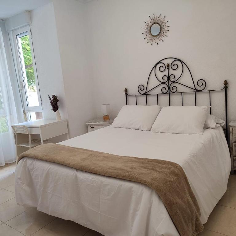 Mercado Central - LA CASA DEL ARBOL - Three-Bedroom Apartment - 50