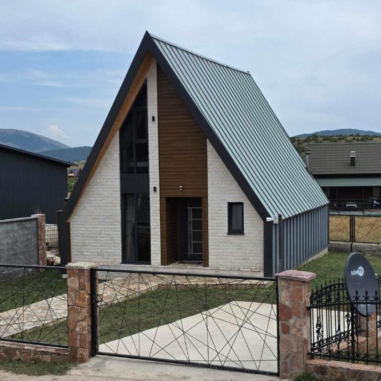 Lux house Aleksa - Three-Bedroom Villa - 4