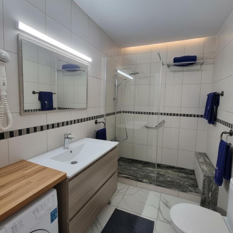Gueldera Apartments - Apartment with Balcony - 9