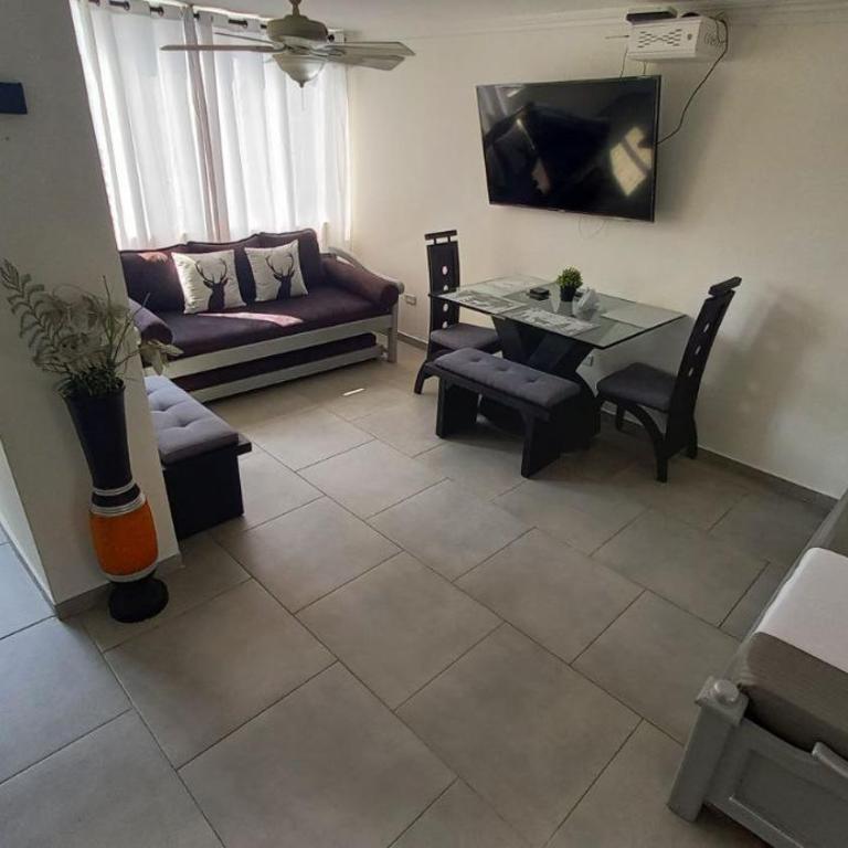 Apartamento Cerca a la playa, Piscina, Wifi, AC - Two-Bedroom Apartment - 12