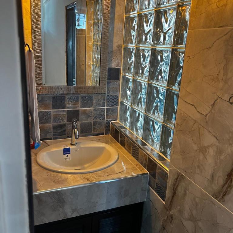 Your Perfect Luxury Escape by the Sea - One-Bedroom Apartment - 7