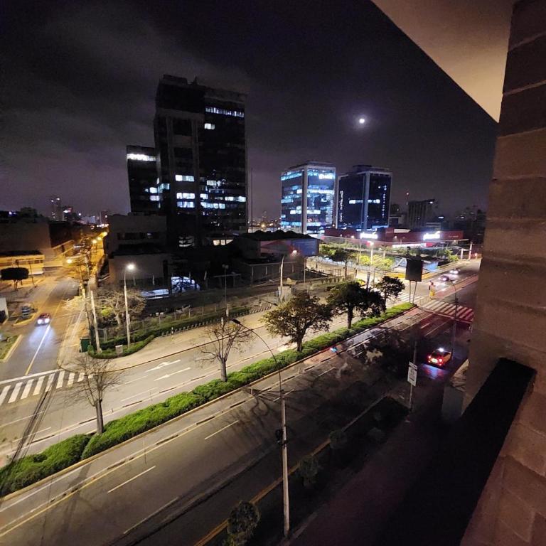 Elegante Departamento de Estreno en Centro Financiero - Two-Bedroom Deluxe Apartment with Balcony - 3