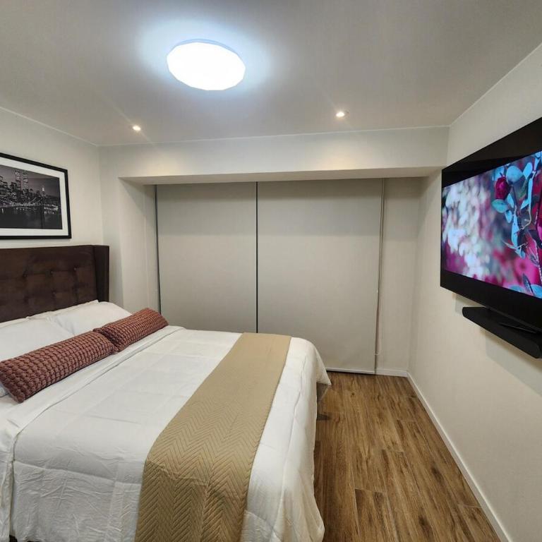 Elegante Departamento de Estreno en Centro Financiero - Two-Bedroom Deluxe Apartment with Balcony - 8