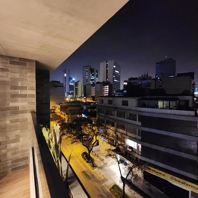 Elegante Departamento de Estreno en Centro Financiero - Two-Bedroom Deluxe Apartment with Balcony - 9