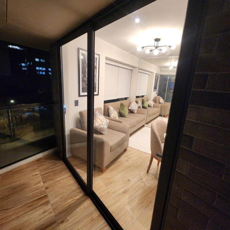 Elegante Departamento de Estreno en Centro Financiero - Two-Bedroom Deluxe Apartment with Balcony - 13