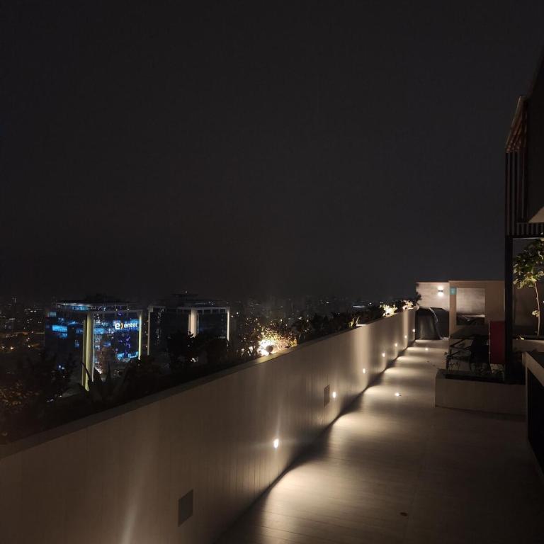 Elegante Departamento de Estreno en Centro Financiero - Two-Bedroom Deluxe Apartment with Balcony - 18