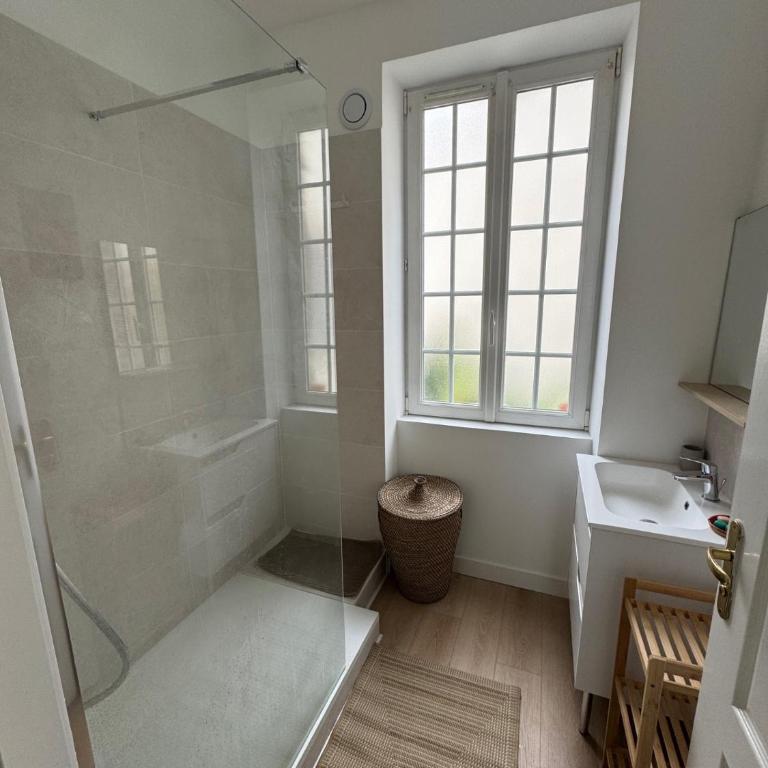 Cosy DUNOIS Studio rénové avec possibilité parking - Studio-Apartment - 3