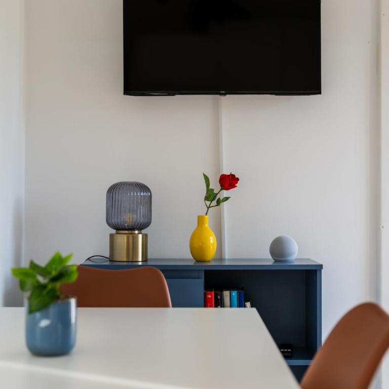 Habesha Flats - A quiet retreat just steps from the metro M1 - Appartamento con 1 Camera da Letto e Vista Giardino - 15