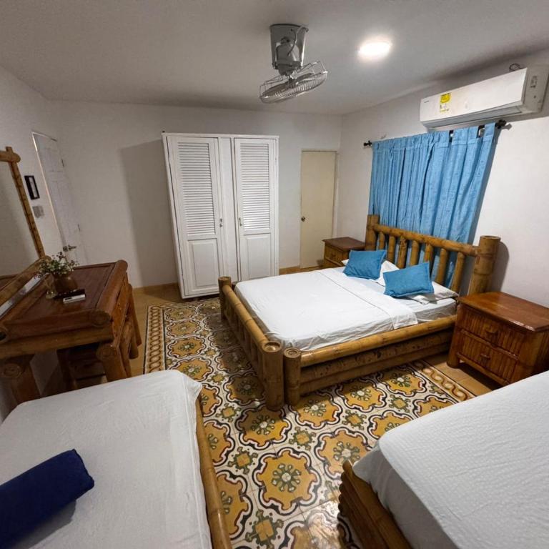 Habitaciones independientes con baño privado #6 - Habitación Familiar Deluxe - 13