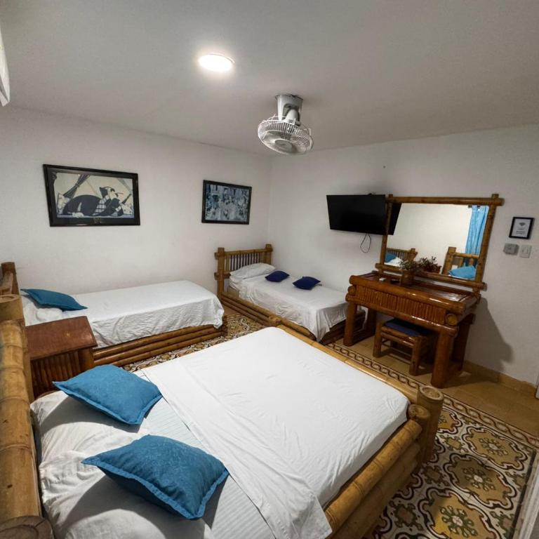 Habitaciones independientes con baño privado #6 - Habitación Familiar Deluxe - 14