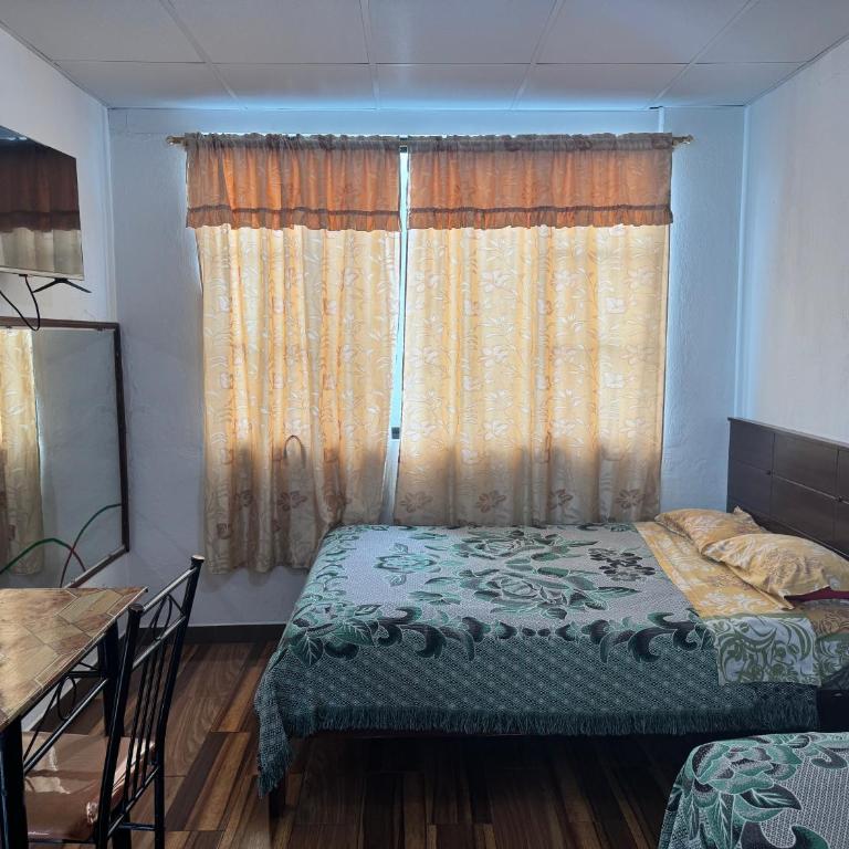 Hostal Hojas - Twin Room - 3