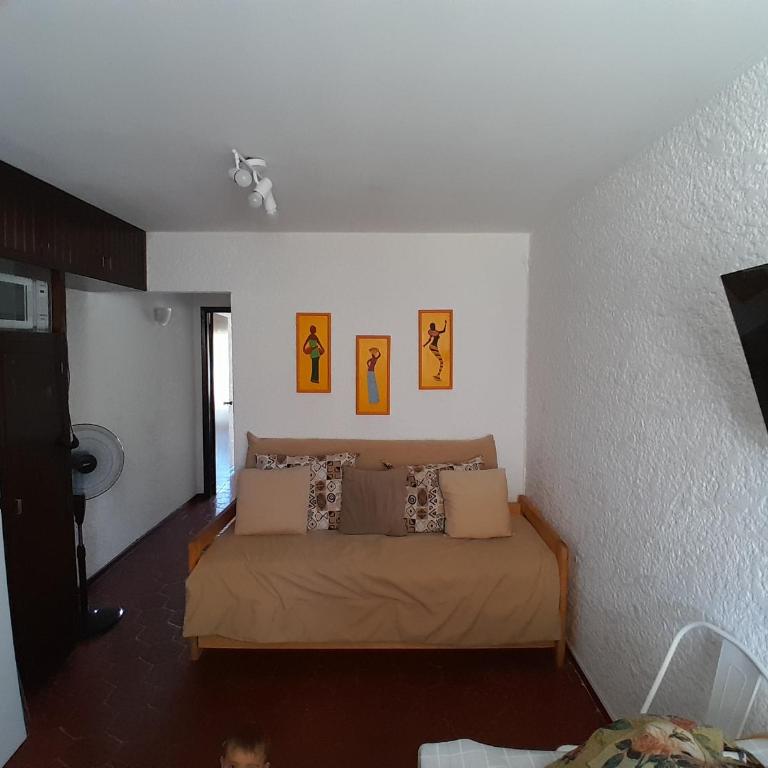 Roosevelt - One-Bedroom Apartment - 1