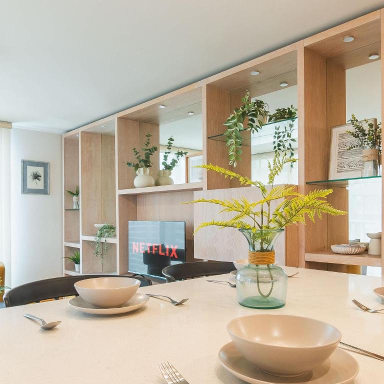 HOM l Las Condes 2D2B Metro Alcantara con Parking - Apartment - 17