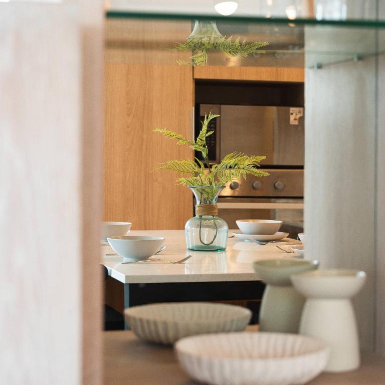 HOM l Las Condes 2D2B Metro Alcantara con Parking - Apartment - 79