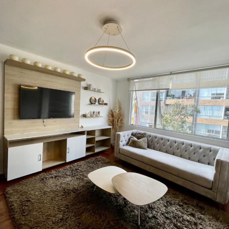 Apartment with 3 bedrooms near the sea in Miraflores - Three-Bedroom Apartment - 1