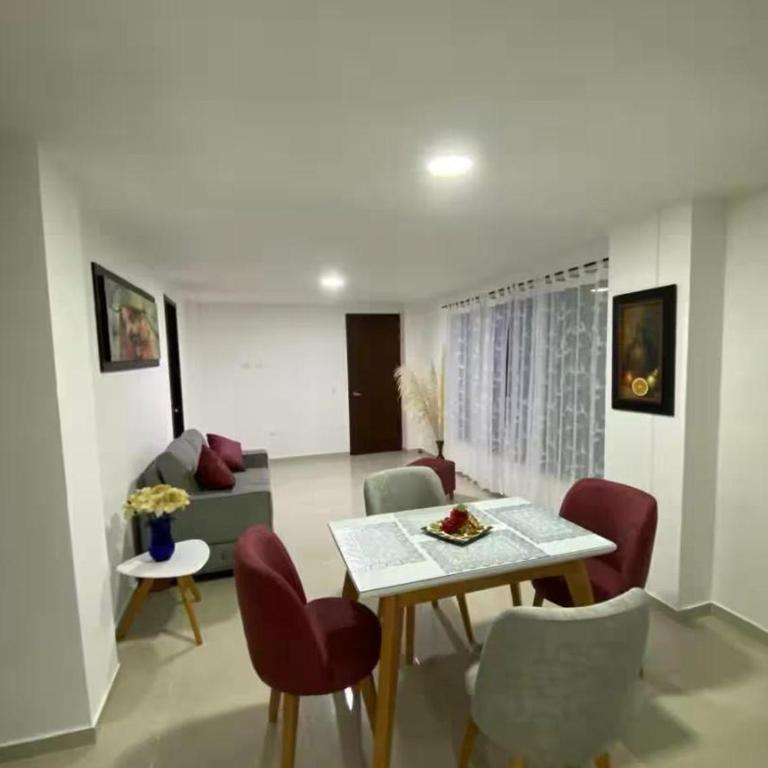 Confort y Ubicación Central - Apartamento en Bucaramanga - 2 Habitaciones - Two-Bedroom Apartment - 17