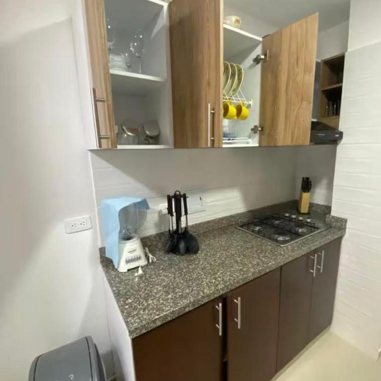 Confort y Ubicación Central - Apartamento en Bucaramanga - 2 Habitaciones - Two-Bedroom Apartment - 16