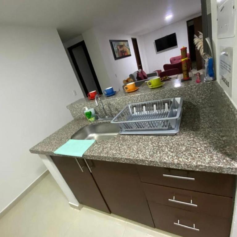 Confort y Ubicación Central - Apartamento en Bucaramanga - 2 Habitaciones - Two-Bedroom Apartment - 11