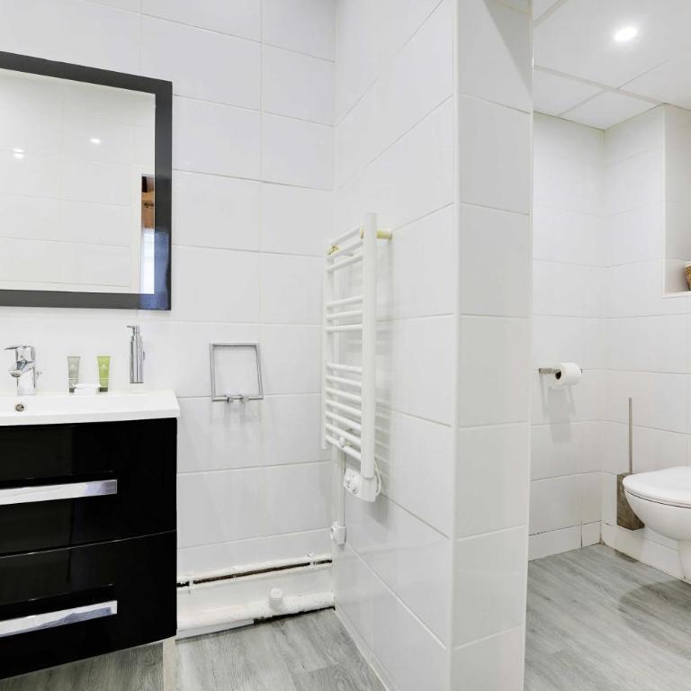Charming apartment-1BR - 4P- Canal Saint-Martin - Appartement 1 Chambre - 10