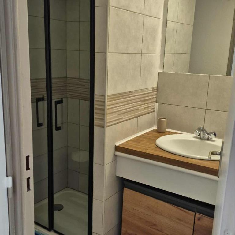 Maison 100m de la plage avec parking securise plus fibre optique internet - Casa con 2 Camere da Letto - 21