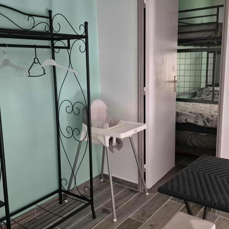 Maison 100m de la plage avec parking securise plus fibre optique internet - Casa con 2 Camere da Letto - 17