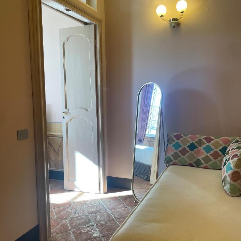Boutique Hotel Palazzo Ricardi Imperia con Spa, piscina e parcheggio - Camera Tripla con Accesso Disabili - 6