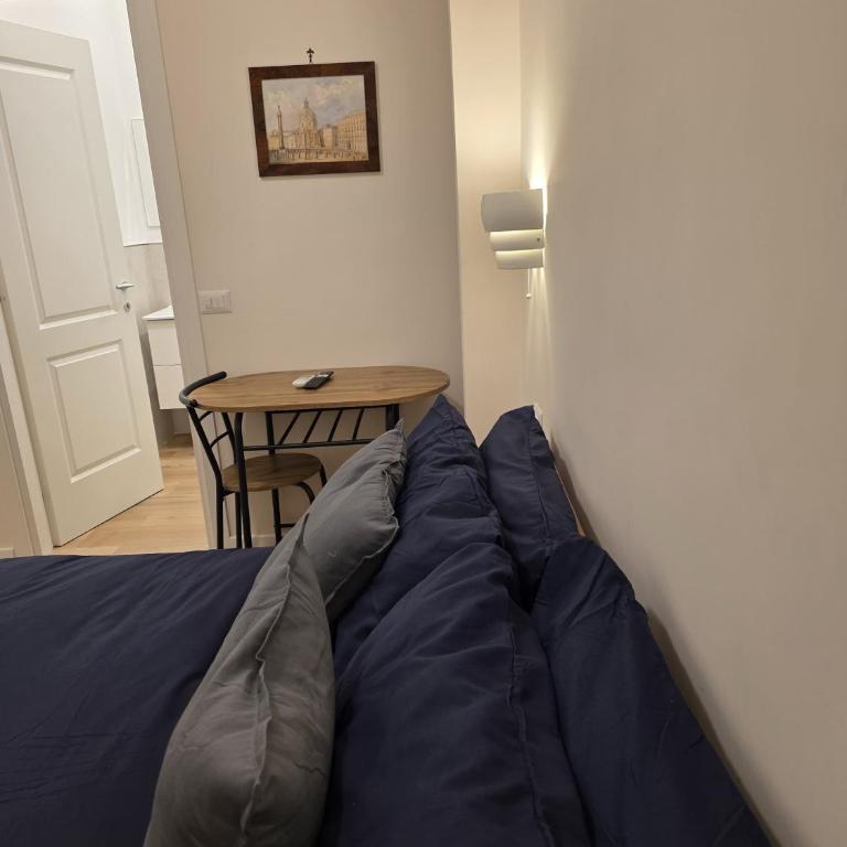 Domus Augustea Holiday Apartments - Camera Matrimoniale con Bagno Privato - 13