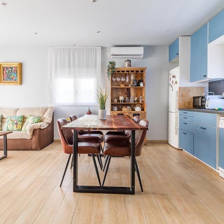 Private pool and patio, a true Oasis in Madrid - Two-Bedroom House - 6