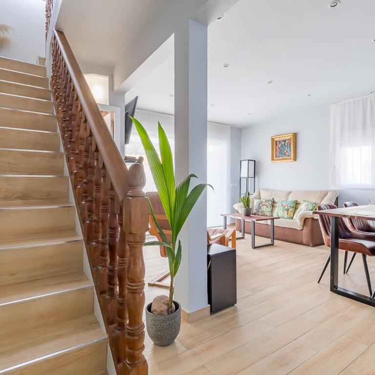 Private pool and patio, a true Oasis in Madrid - Two-Bedroom House - 34