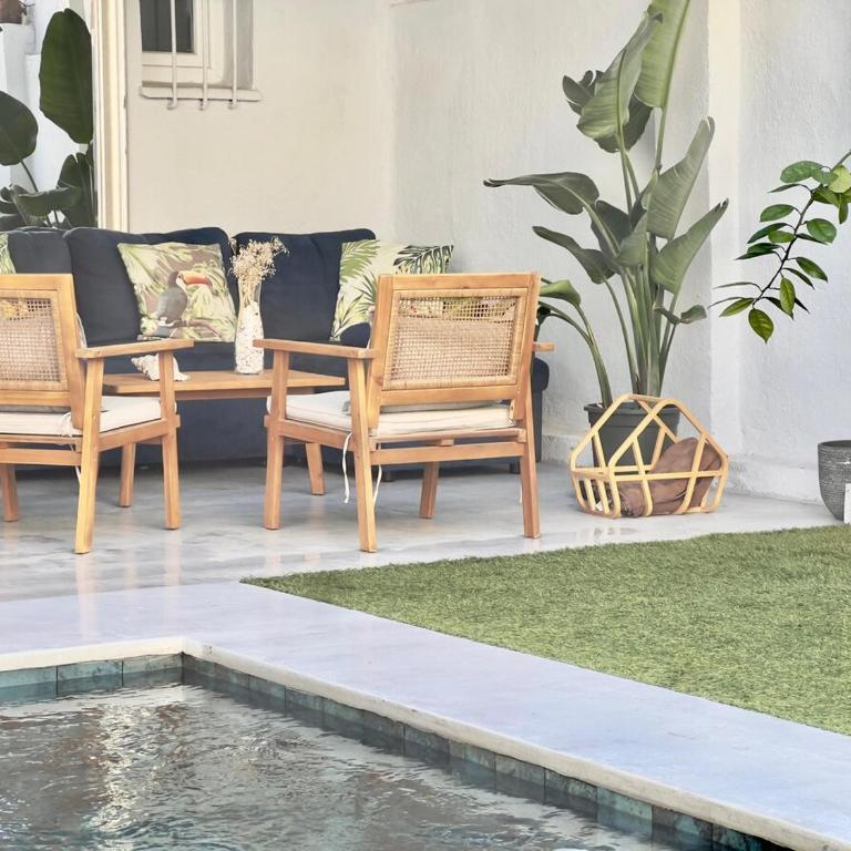 Private pool and patio, a true Oasis in Madrid - Two-Bedroom House - 35