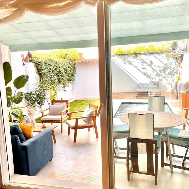 Private pool and patio, a true Oasis in Madrid - Two-Bedroom House - 43