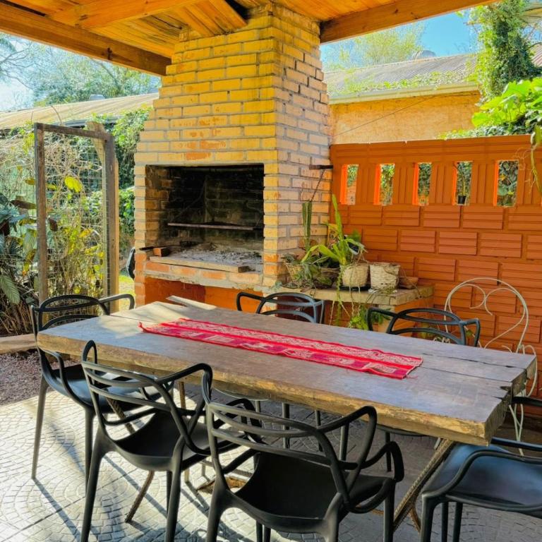 Tuchita House en Cataratas con piscina compartida parrilla, cochera - Casa de 2 dormitorios - 10